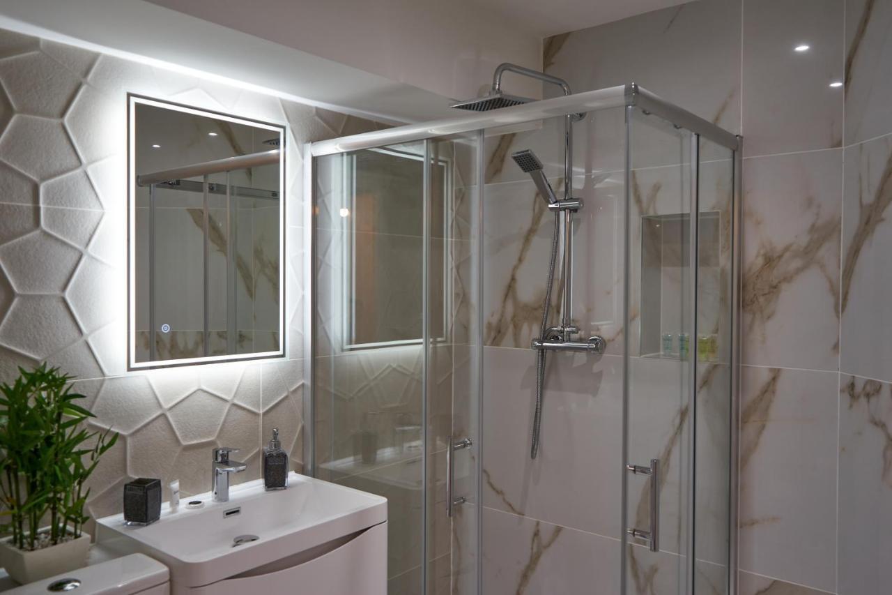 Luxury City Escape Apartments Londra Esterno foto